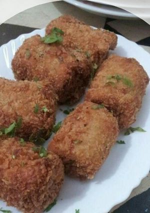 A picture of Fried lasagne roll.