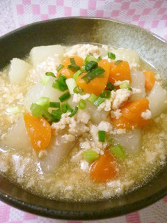 A picture of Juicy Simmered Ground Chicken and Daikon Radish.