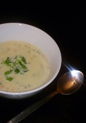 A picture of Shrimp and bacon chowder.