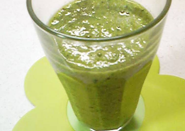 Green Smoothie for Breakfast