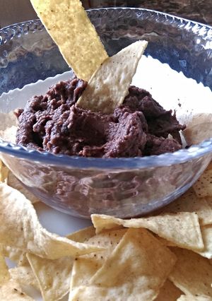 A picture of Healthy Black Bean And Garlic Dip.