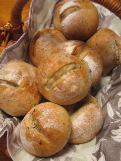 A picture of Petit Sesame Bread Rolls.