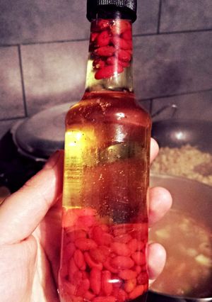 A picture of Chilli Infused Oil.