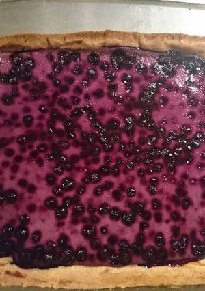 Una foto de Mustikkapiirakka (tarta de arándanos finlandesa)