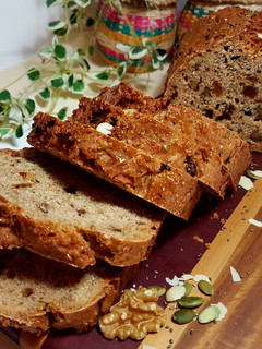 Una foto de Pan centeno integral con nueces+almendras+chía+arándanos y pasas!!!