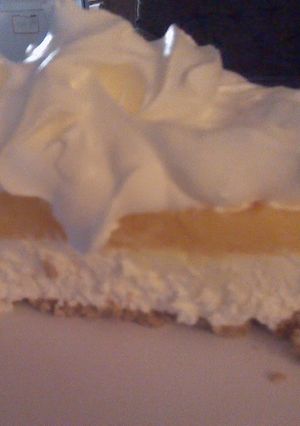 A picture of lemon supreme pie.