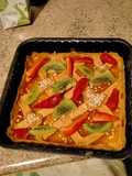 Crostata con confettura, burro di arachidi e frutta