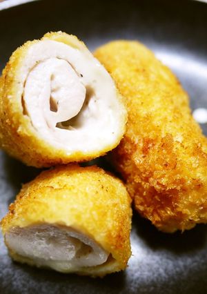 A picture of Crispy Cheese & Chicken Tender Cutlets.