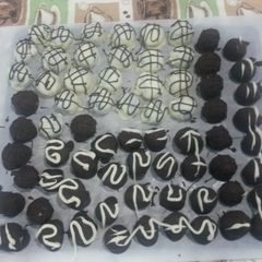 A picture of Oreo Balls.