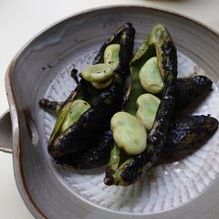 A picture of Grilled broad beans(Fava beans).
