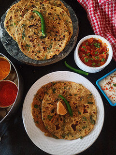 मूली थेपला (mooli thepla recipe in Hindi) रेसिपी मुख्य फोटो