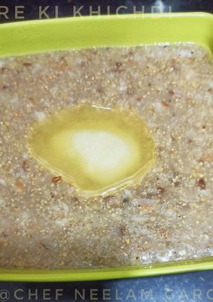 बाजरे की खिचड़ी(bajre ki khichdi recipe in hindi) रेसिपी मुख्य फोटो