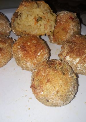 Una foto de Croquetas de arroz, verdura y queso