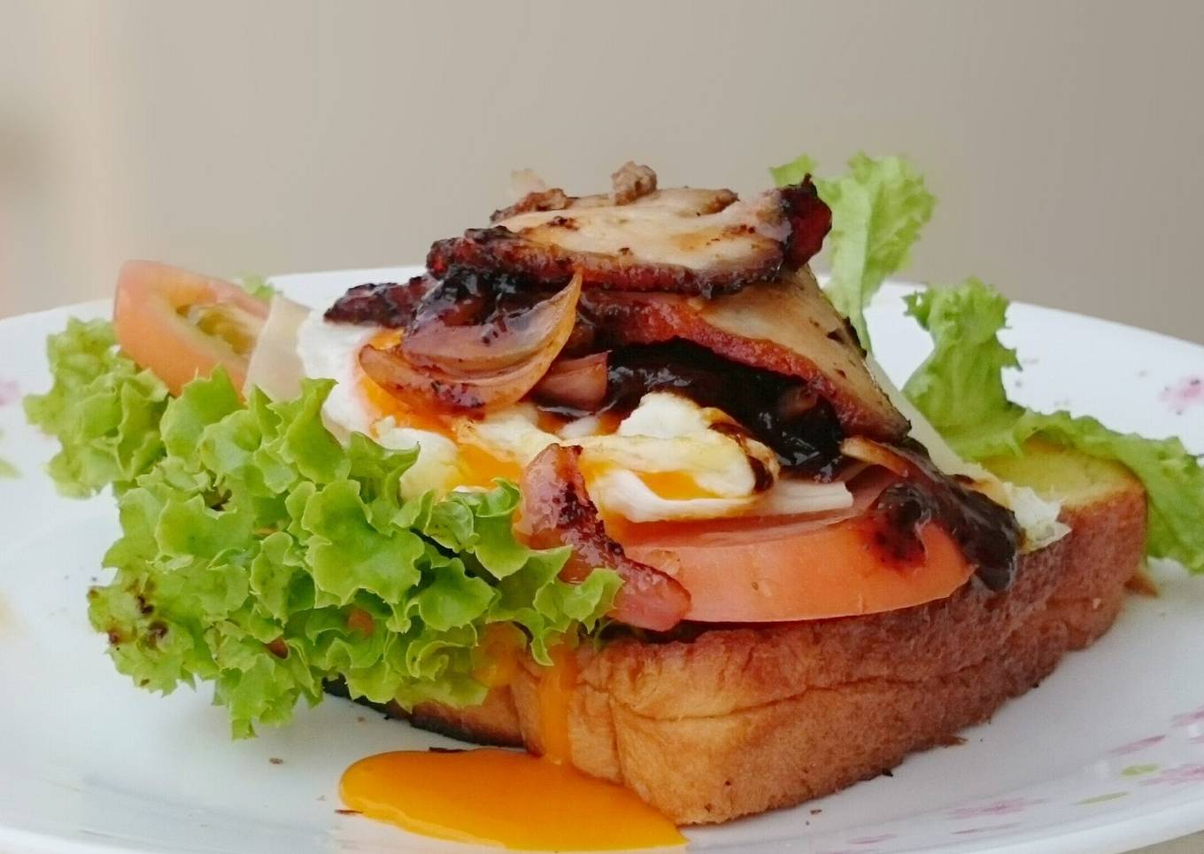 Black Pepper Roasted Pork And Egg Sandwich