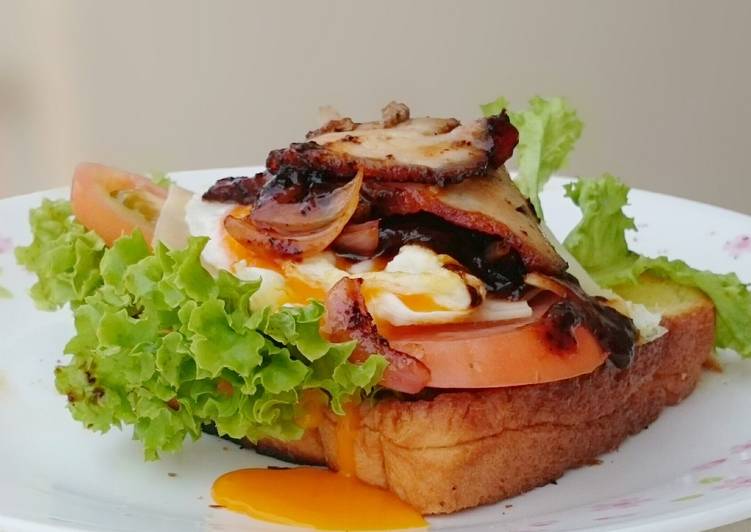 Simple Way to Prepare Super Quick Homemade Black Pepper Roasted Pork And Egg Sandwich