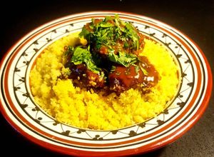 Una foto de Rabo de Buey en Cabernet y 'cous cous' low carb