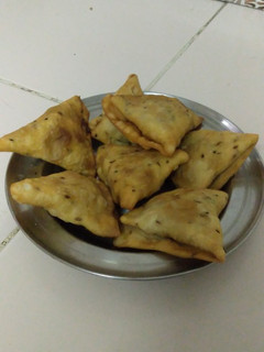 A picture of Cheese paneer samosa.