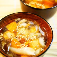 A picture of Chinese Style Chicken Meatball Soup.