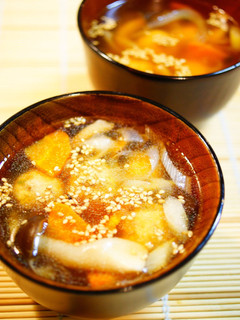 A picture of Chinese Style Chicken Meatball Soup.
