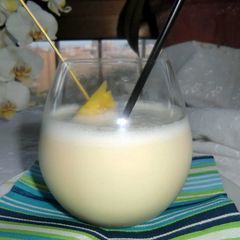 A picture of Elisa's Bacardi Apple Piña Colada.