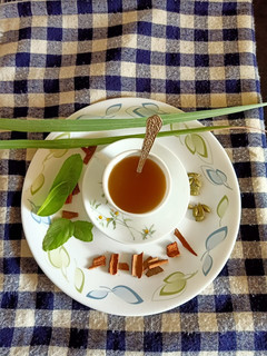 હર્બલ ટી (Herbal Tea Recipe In Gujarati) રેસીપી મુખ્ય ફોટો