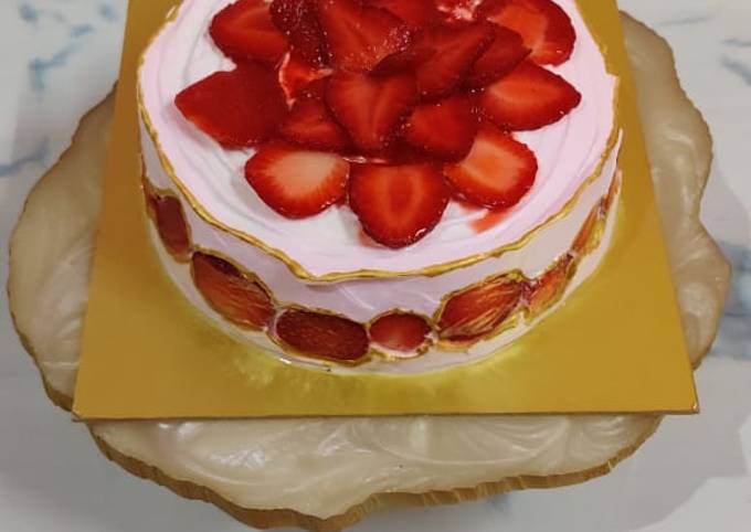 Strawberry Faultline Cake 🍓🎂