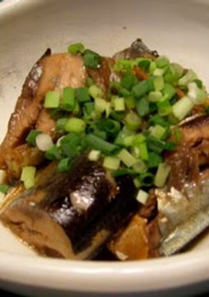 A picture of Pacific Saury Simmered with Ponzu Sauce.