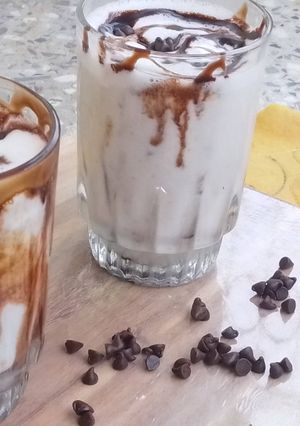 চকোলেট লস্যি (chocolate lassi recipe in Bengali) রেসিপির প্রধান ছবি