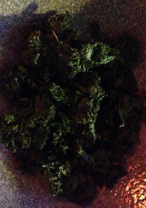 A picture of Garlic Kale Chips.