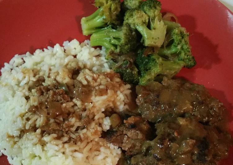 Homemade Southern Salisbury Steak w/ Gravy