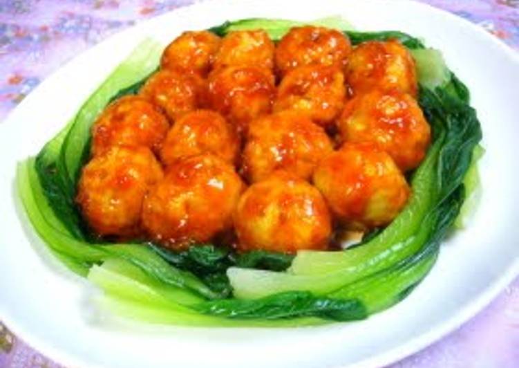 Recipe of Yummy Shrimp-Chicken Meatballs in Chili Sauce