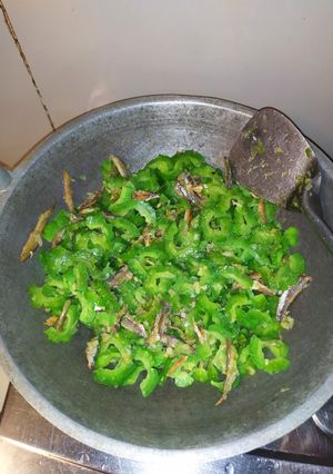 Foto resep Tumis pare dengan ikan asin
