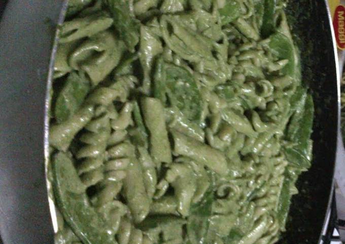 fusilli with spinach and basil pesto and snow peas pasta