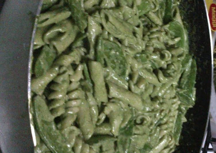 How to Make Award-winning fusilli with spinach and basil pesto and snow peas pasta