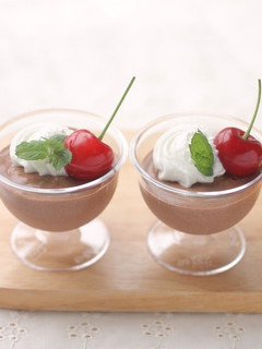 A picture of Rich and Fluffy Chocolate Mousse.