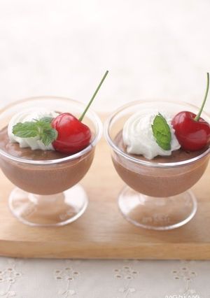A picture of Rich and Fluffy Chocolate Mousse.