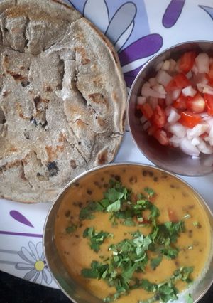 ખાટા અડદ(Khata Adad Recipe in Gujarati) રેસીપી મુખ્ય ફોટો