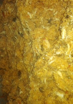 A picture of Arroz con pollo (Chicken with Rice).