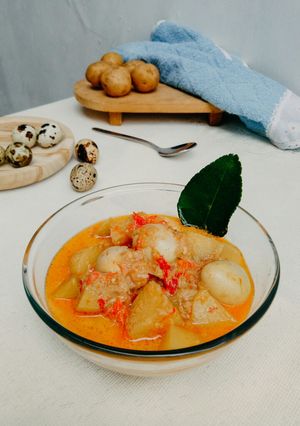 Foto resep Telur Puyuh Kentang Kuah Pedas