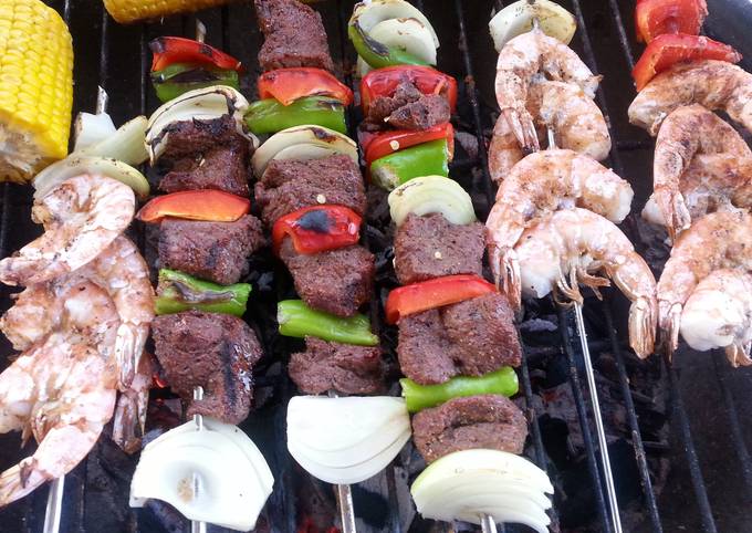 Cube steak and shrimp barbecue kebab