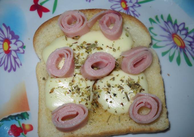 Tostadas con queso ranchero y rulos de jamón Receta de La profe Luisa ...