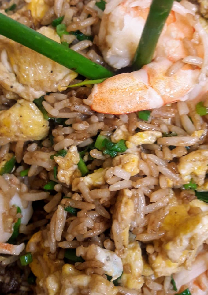 Una foto de Arroz Chaufa con Langostinos🇵🇪