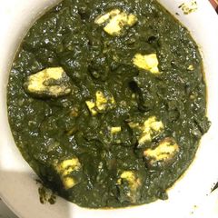A picture of Palak paneer.