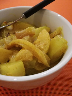 Una foto de Indian curry de calabacín
