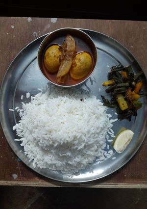 ডিমের কারি (Dimer curry recipe in Bengali) রেসিপির প্রধান ছবি