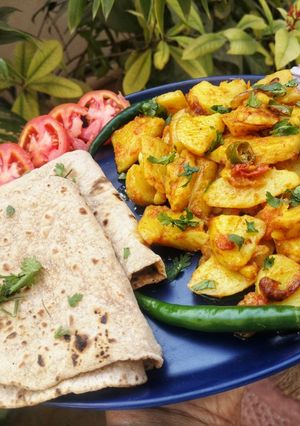 A picture of Aloo qatlian.