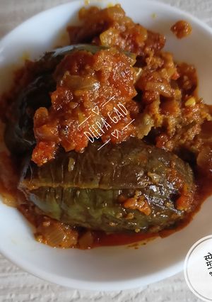स्पेशल मसाला भरली वांगी (Masala Bharli Vangi Recipe In Marathi) रेसिपी चे मुख्य फोटो 
