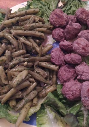 صورة لوصفة لوبيا مشحرة مع الكفتة مشوية