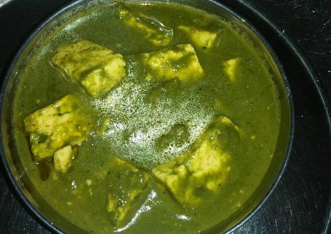 Step-by-Step Guide to Prepare Favorite Palak paneer