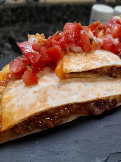 Una foto de Quesadilla de chili con carne